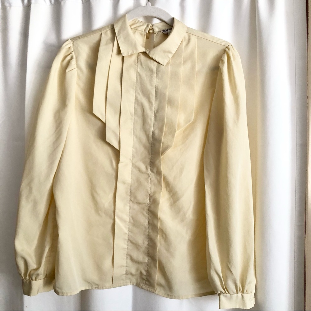 80's  butter cream  tuxedo secretary long sleeve blouse vintage size 12 Rhodes